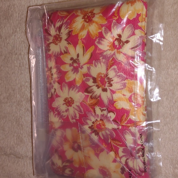 COACH🇺🇲 Vintage Daisy Script Print Corner Zip - Picture 7 of 12